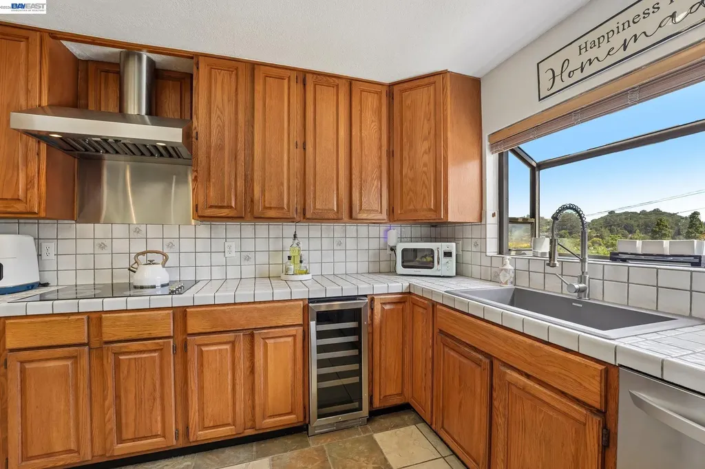 301 Joan Vista Street El Sobrante CA 94803
