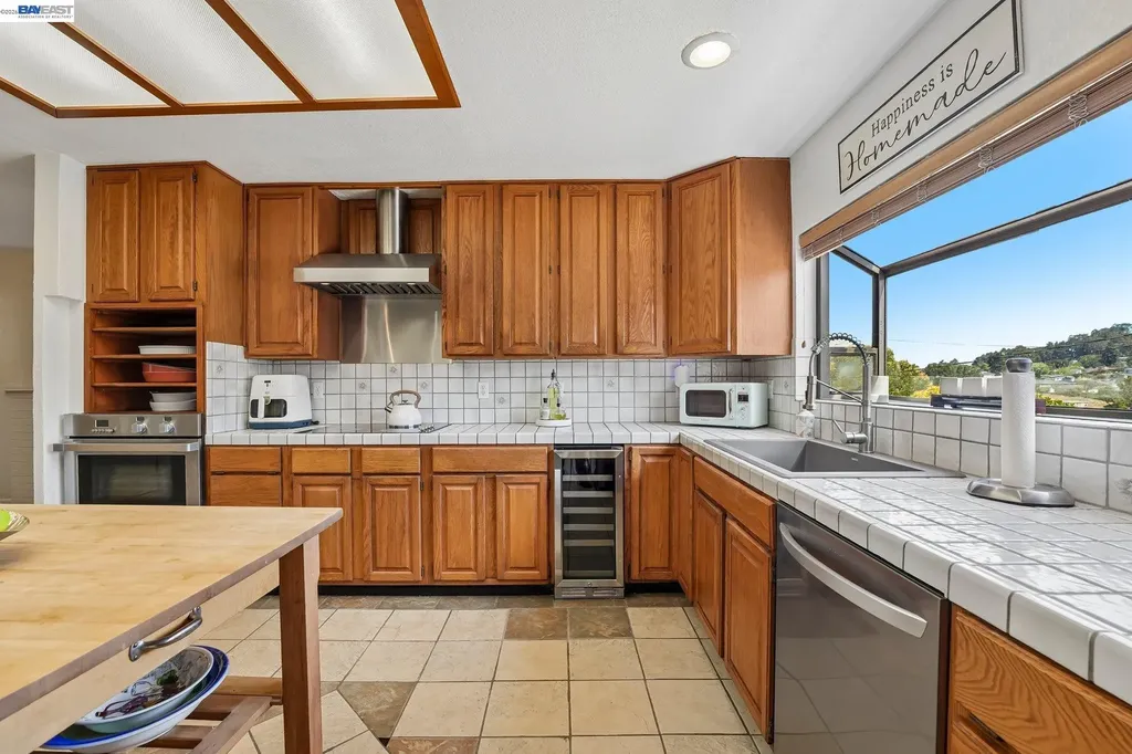 301 Joan Vista Street El Sobrante CA 94803
