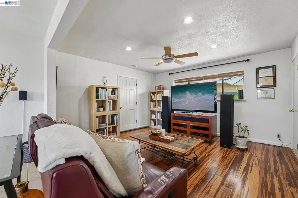 301 Joan Vista Street El Sobrante CA 94803