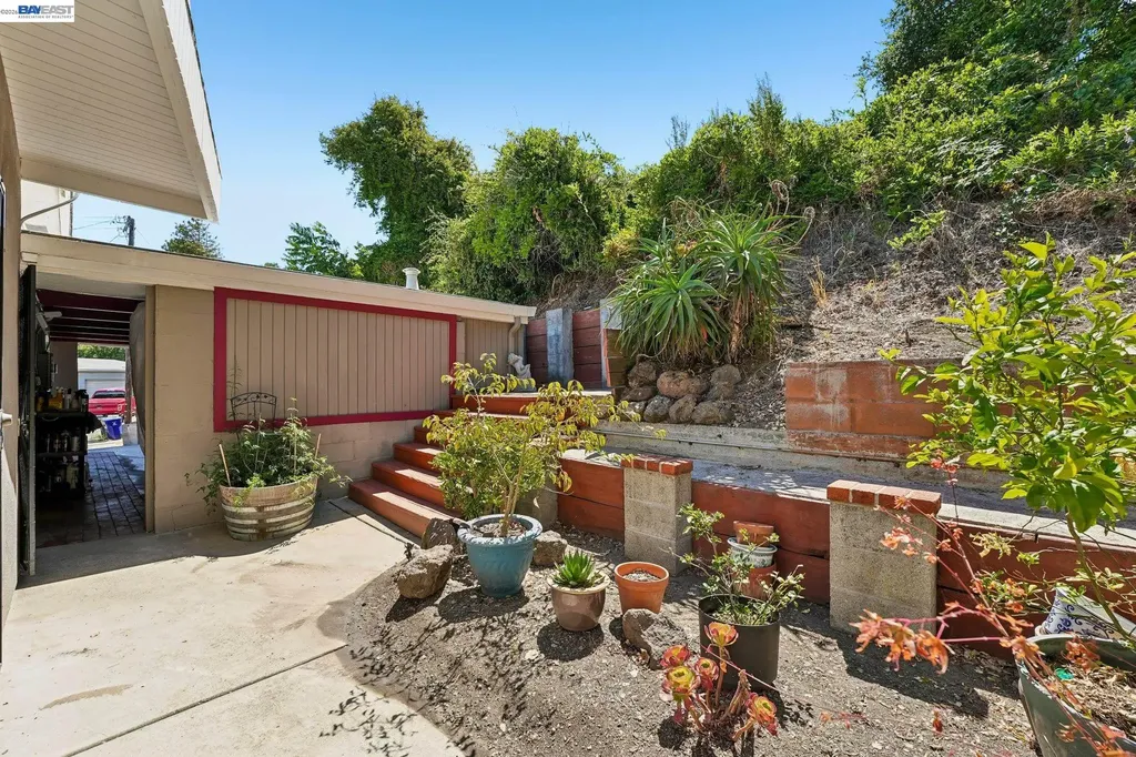 301 Joan Vista Street El Sobrante CA 94803