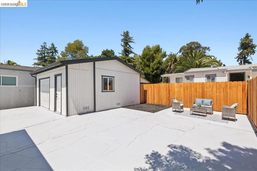 3350 Brookdale Avenue Oakland CA 94602