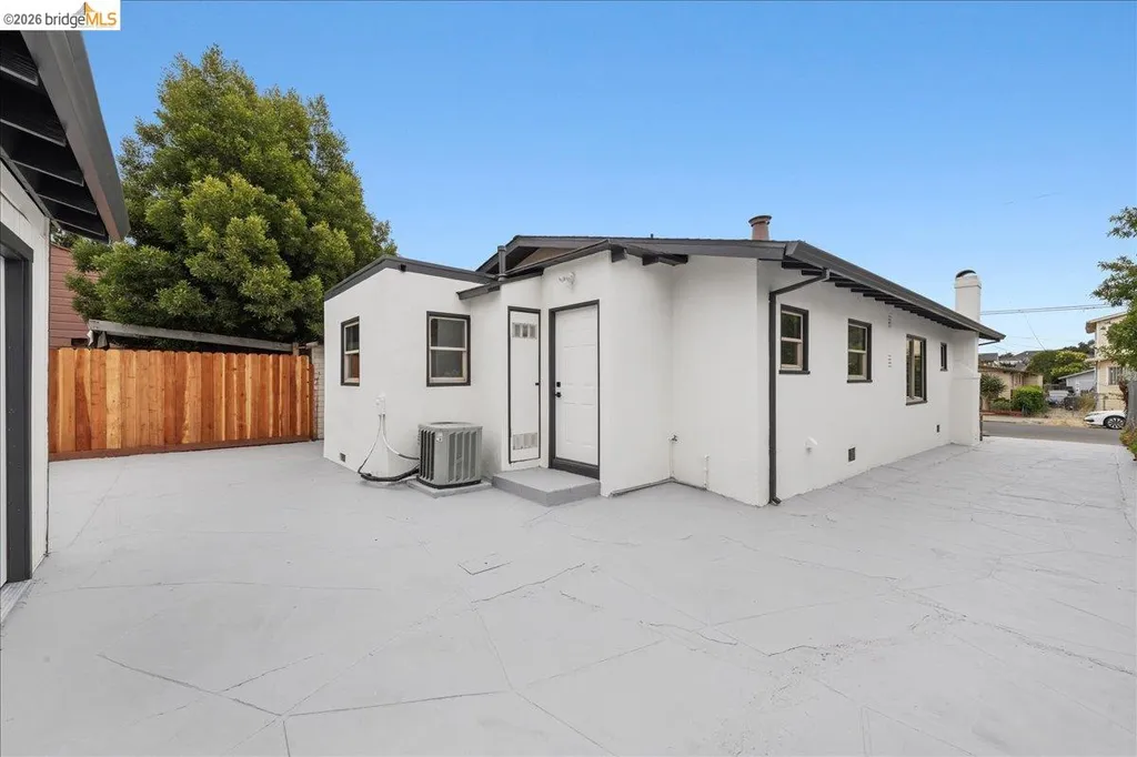 3350 Brookdale Avenue Oakland CA 94602
