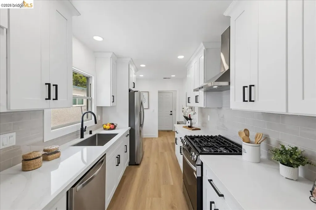 3350 Brookdale Avenue Oakland CA 94602