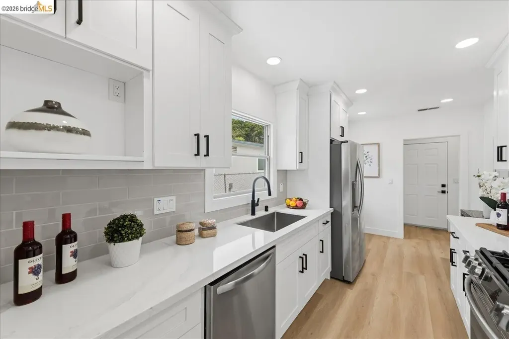 3350 Brookdale Avenue Oakland CA 94602