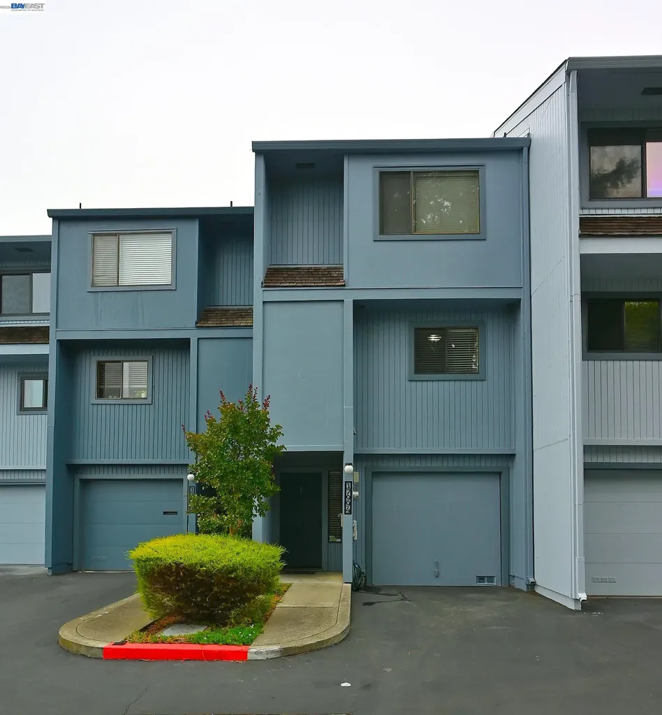 17994 Azalea Road Hayward CA 94541