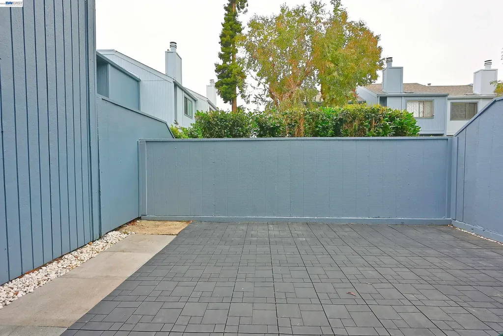 17994 Azalea Road Hayward CA 94541