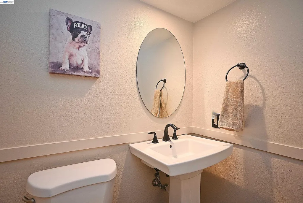 17994 Azalea Road Hayward CA 94541