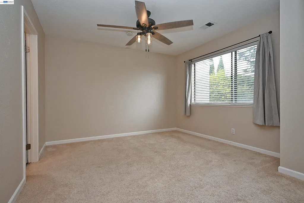 17994 Azalea Road Hayward CA 94541