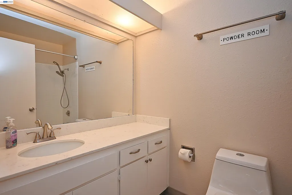17994 Azalea Road Hayward CA 94541