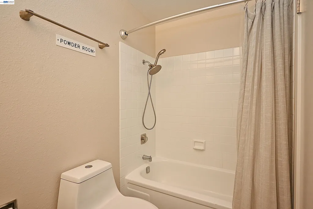 17994 Azalea Road Hayward CA 94541