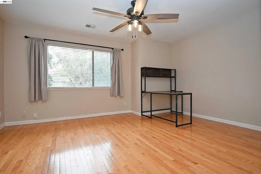 17994 Azalea Road Hayward CA 94541