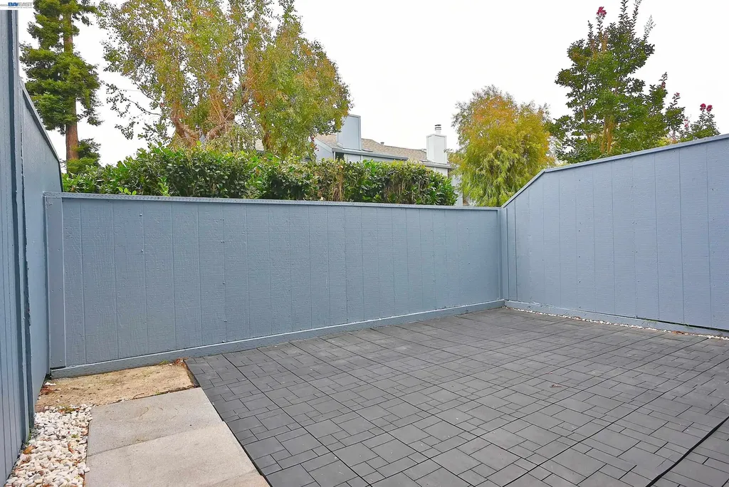 17994 Azalea Road Hayward CA 94541