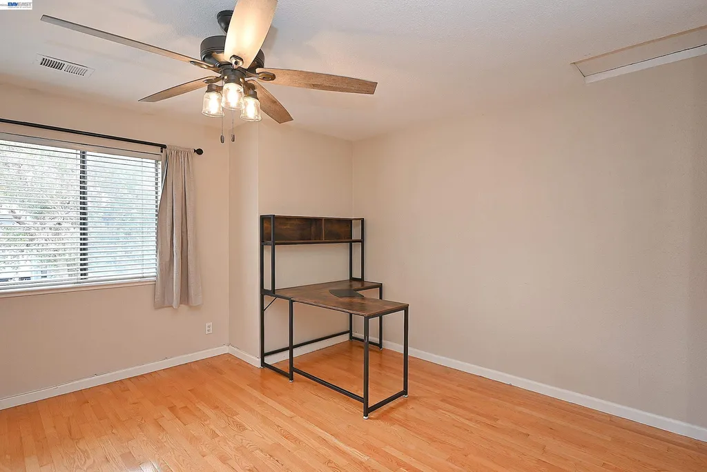 17994 Azalea Road Hayward CA 94541
