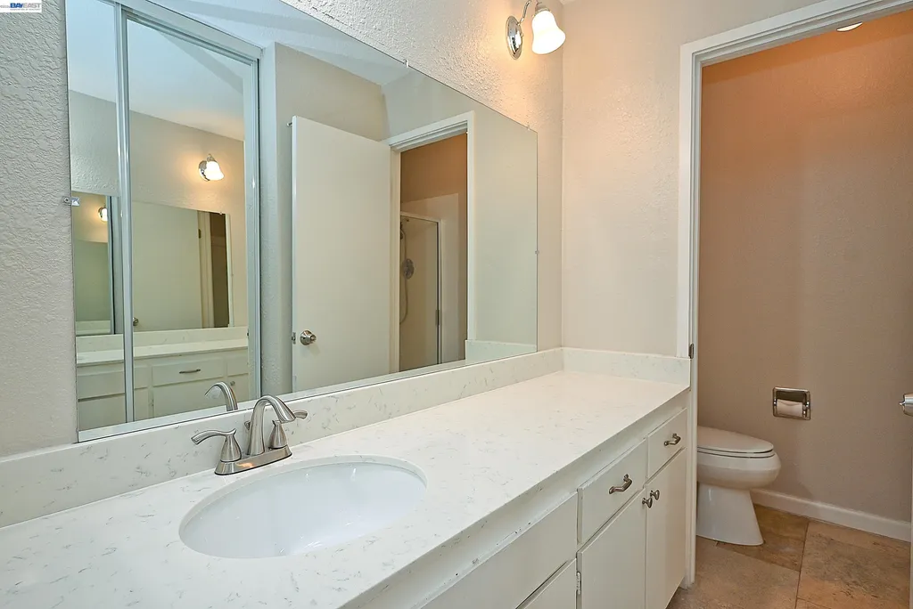 17994 Azalea Road Hayward CA 94541