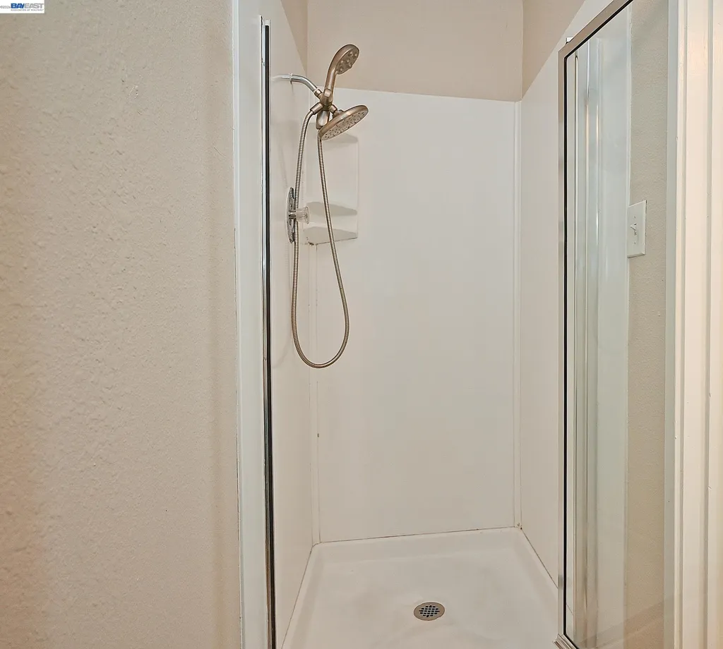 17994 Azalea Road Hayward CA 94541