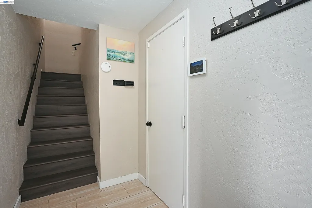 17994 Azalea Road Hayward CA 94541