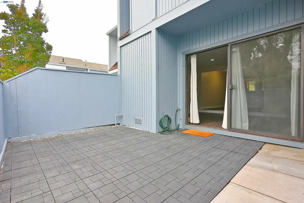 17994 Azalea Road Hayward CA 94541