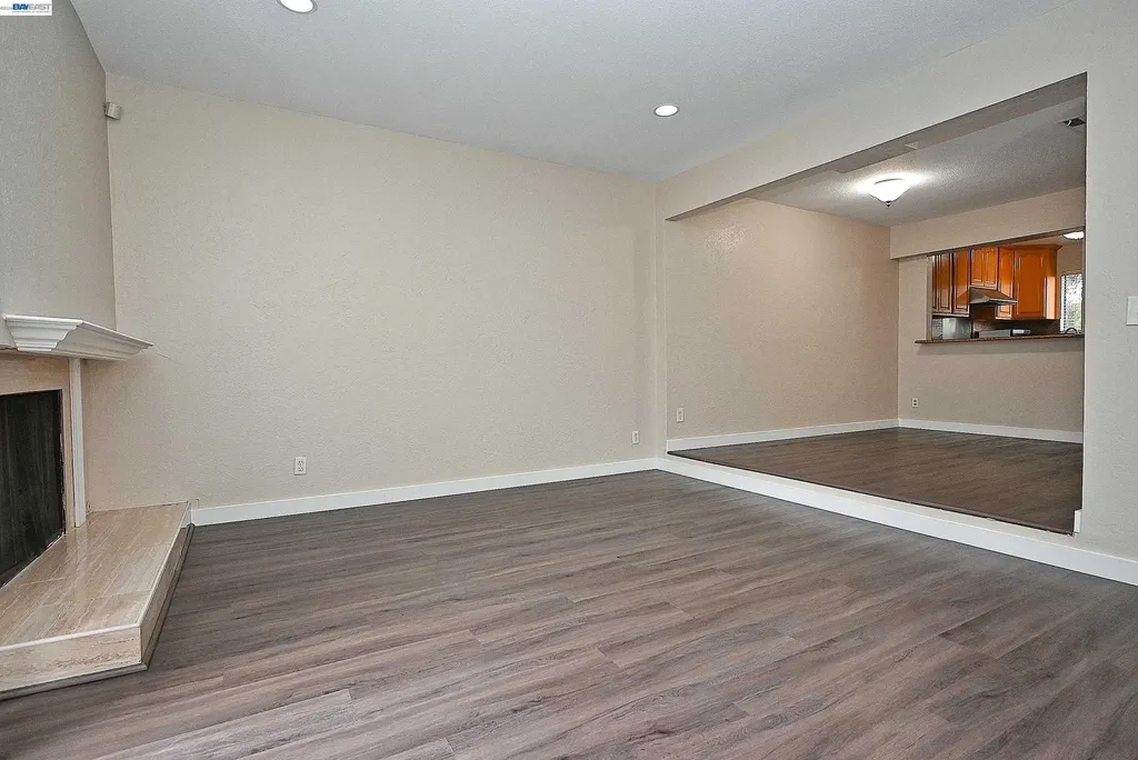 17994 Azalea Road Hayward CA 94541