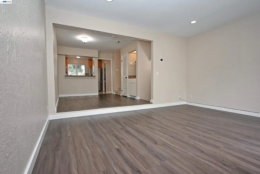 17994 Azalea Road Hayward CA 94541