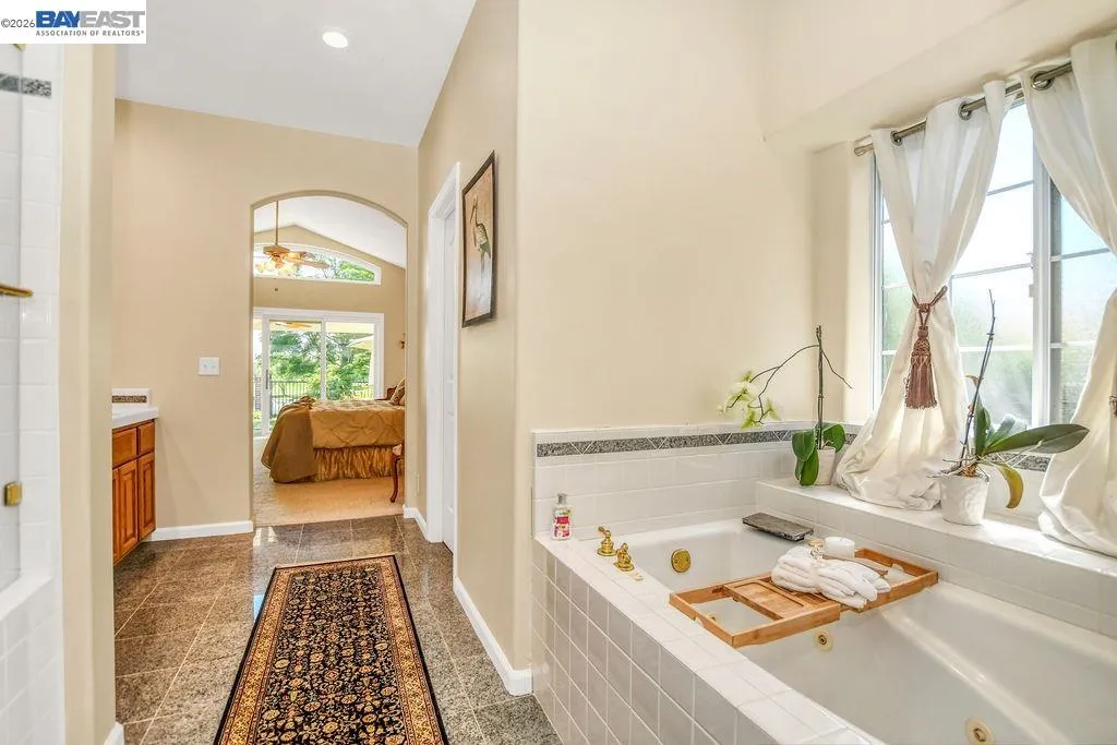 82 Edgeview Court Discovery Bay CA 94505