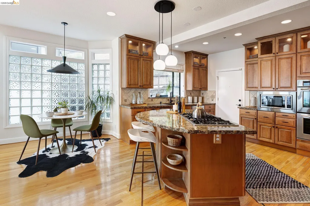 7015 Elverton Drive Oakland CA 94611