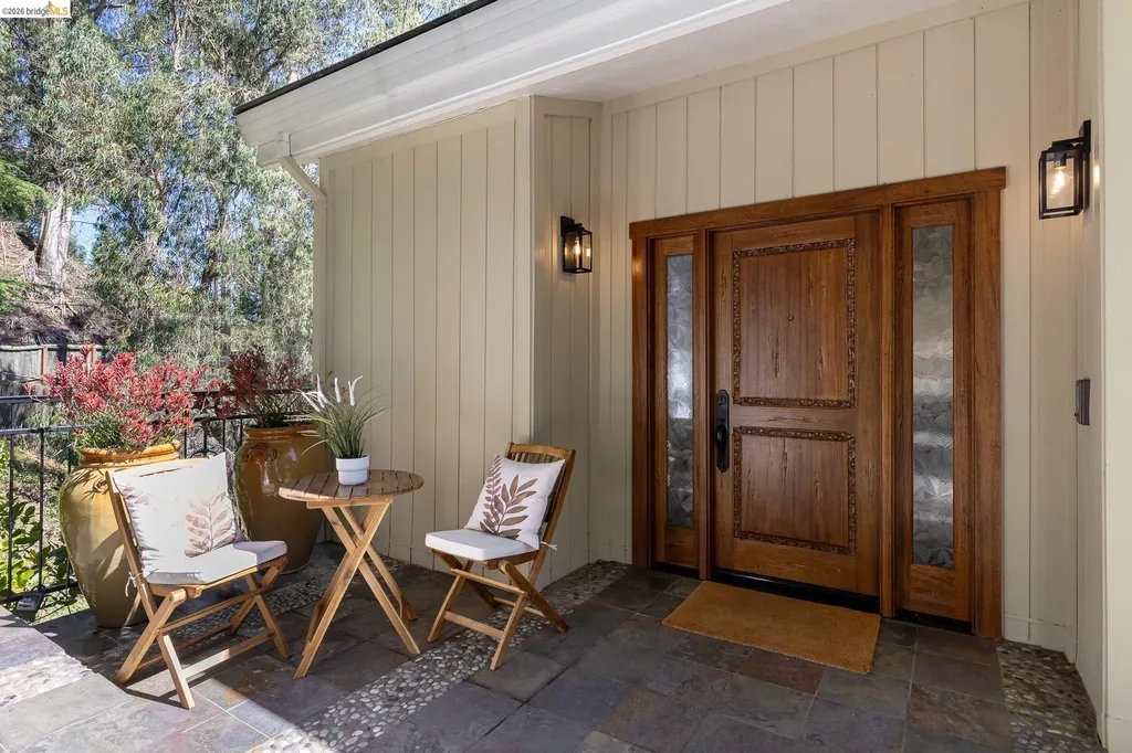 7015 Elverton Drive Oakland CA 94611