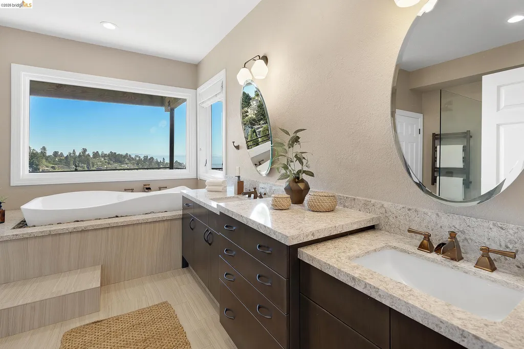 7015 Elverton Drive Oakland CA 94611
