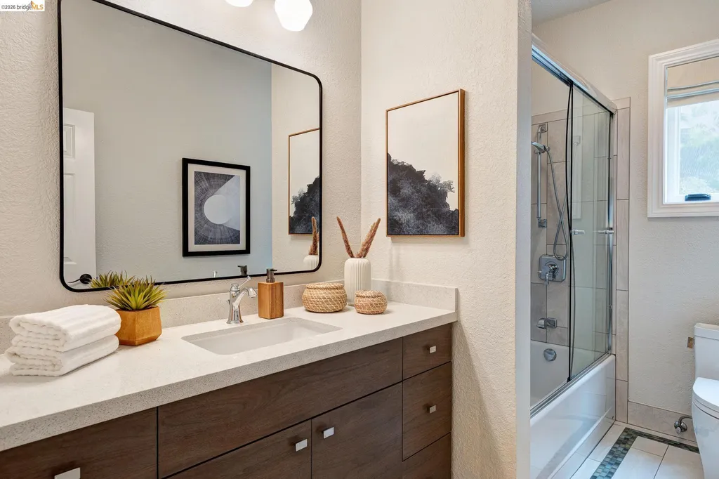 7015 Elverton Drive Oakland CA 94611