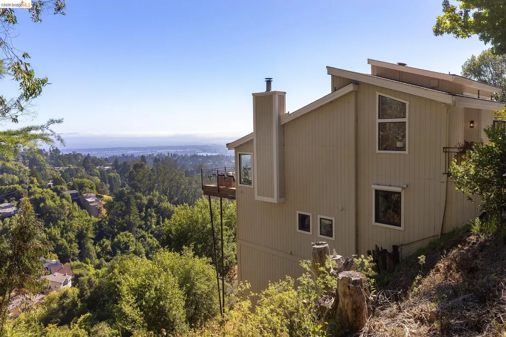 7015 Elverton Drive Oakland CA 94611