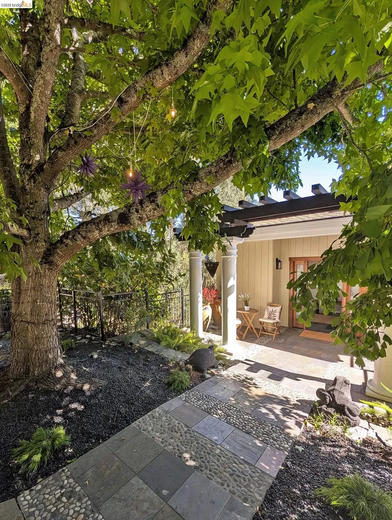 7015 Elverton Drive Oakland CA 94611