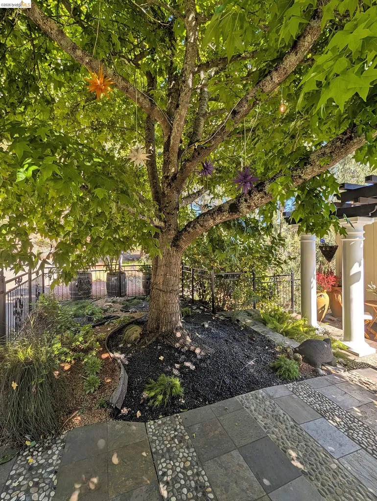 7015 Elverton Drive Oakland CA 94611