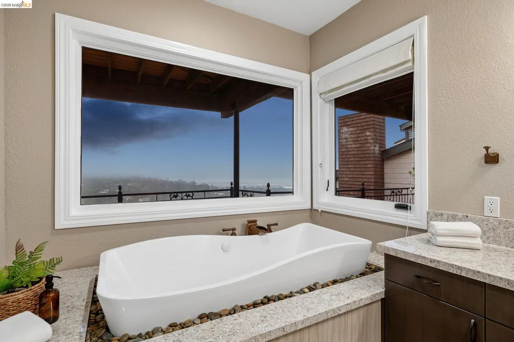 7015 Elverton Drive Oakland CA 94611