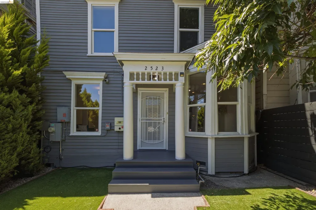 2523 Martin Luther King Jr Way Oakland CA 94612