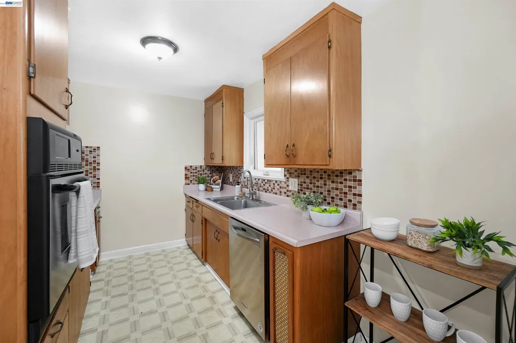 885 Devonshire Avenue San Leandro CA 94579