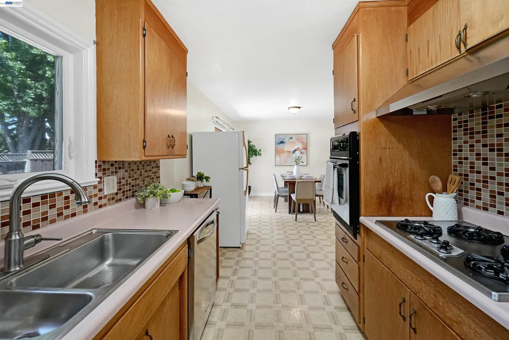 885 Devonshire Avenue San Leandro CA 94579
