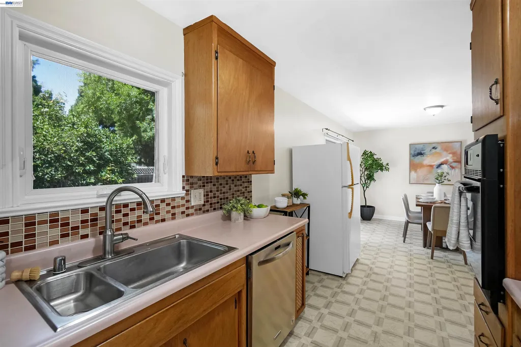 885 Devonshire Avenue San Leandro CA 94579