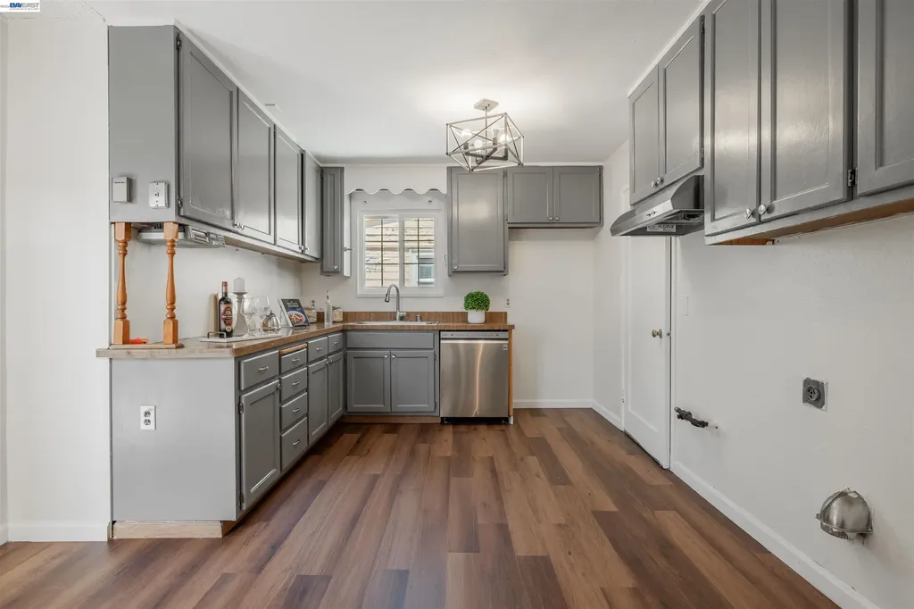 16984 Westerman Hayward CA 94541