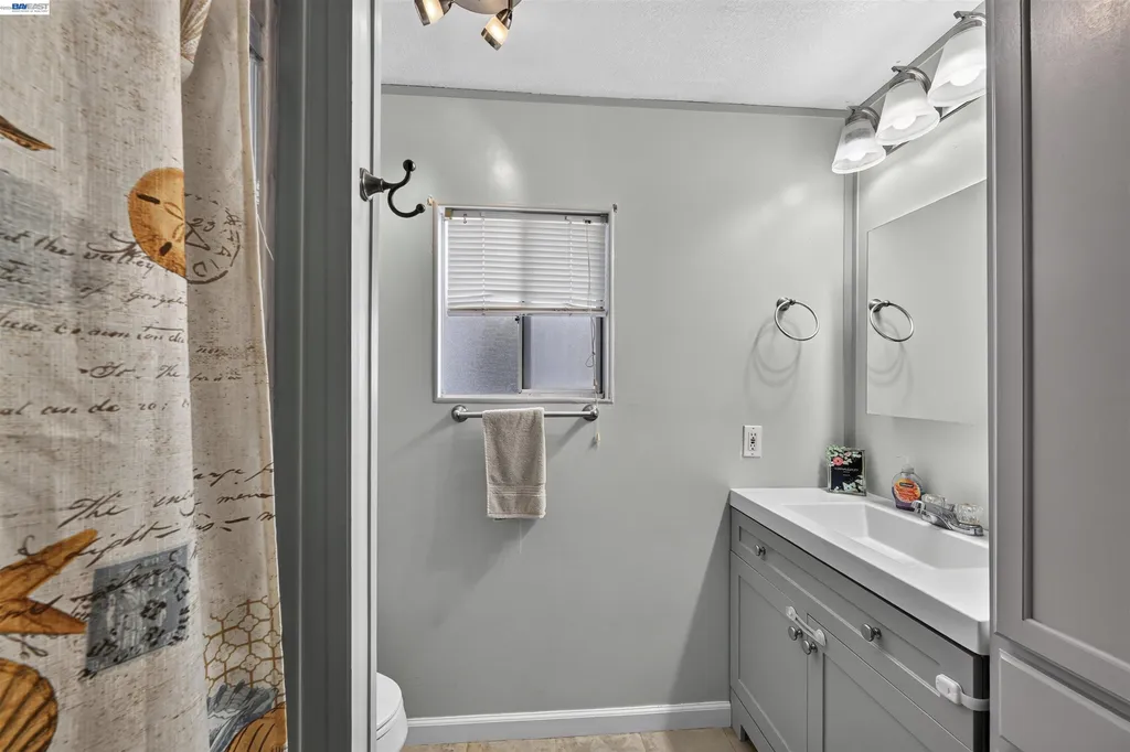 828 Olivina Avenue Livermore CA 94551