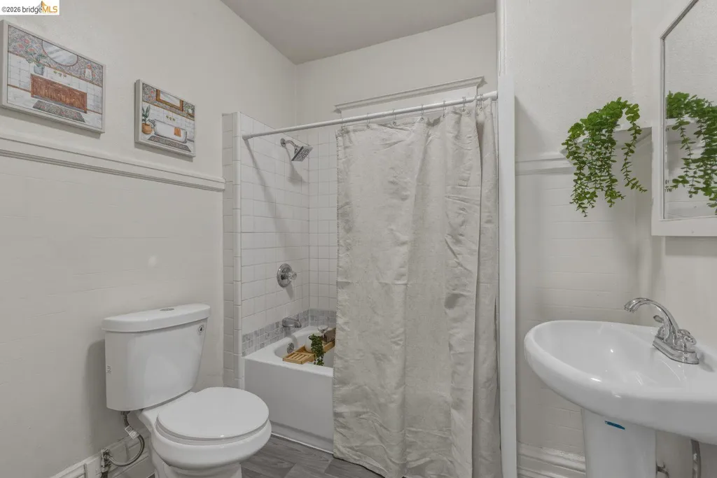 523 25th Street Oakland CA 94612