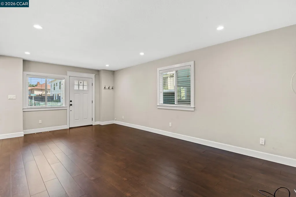 557 43rd Street Oakland CA 94609