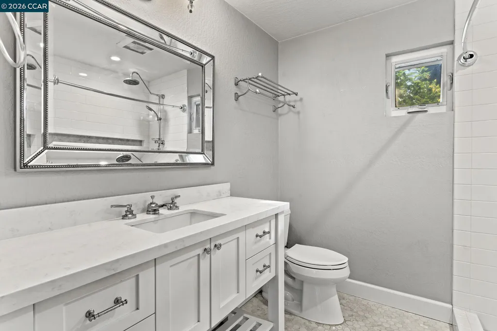 557 43rd Street Oakland CA 94609