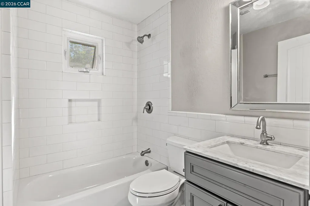 557 43rd Street Oakland CA 94609