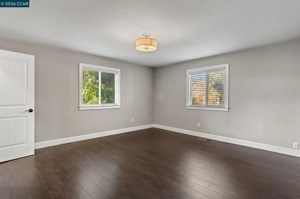 557 43rd Street Oakland CA 94609