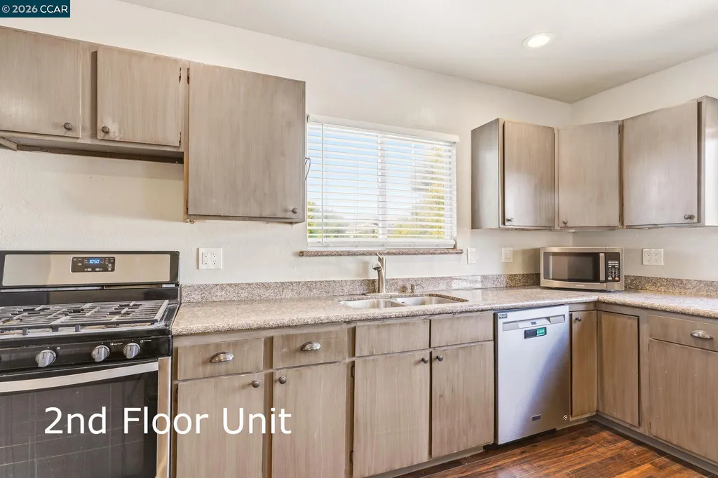 557 43rd Street Oakland CA 94609