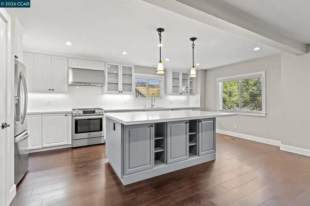 557 43rd Street Oakland CA 94609