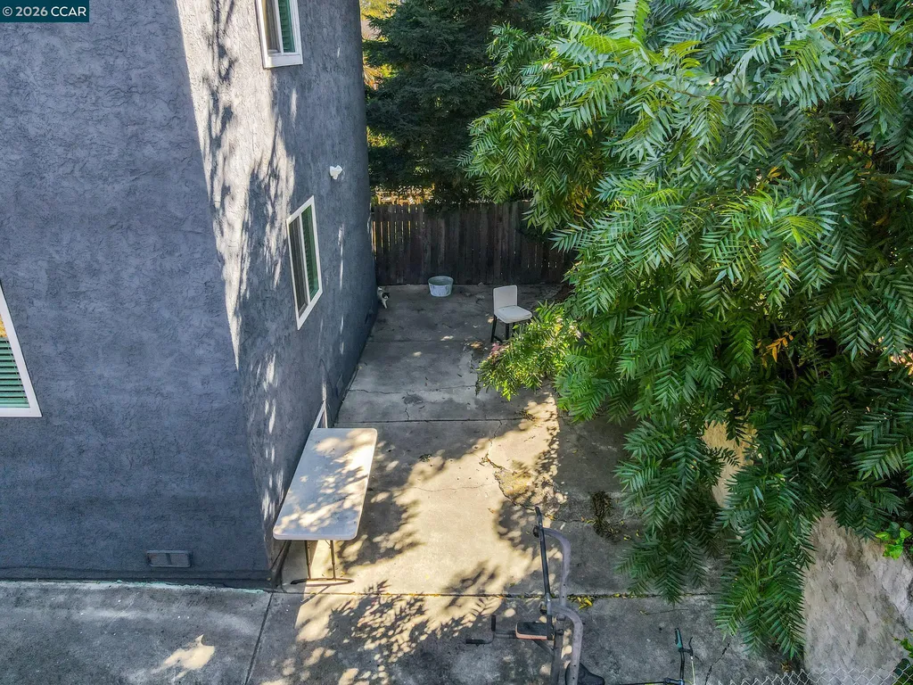 557 43rd Street Oakland CA 94609