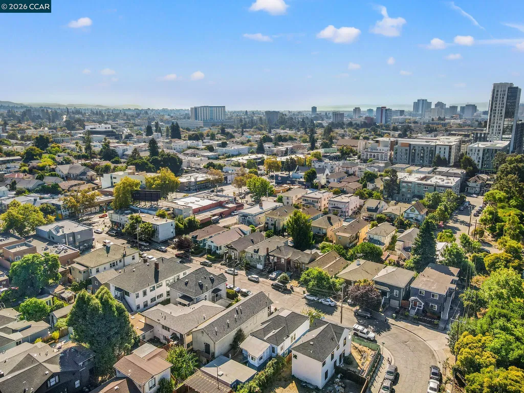 557 43rd Street Oakland CA 94609