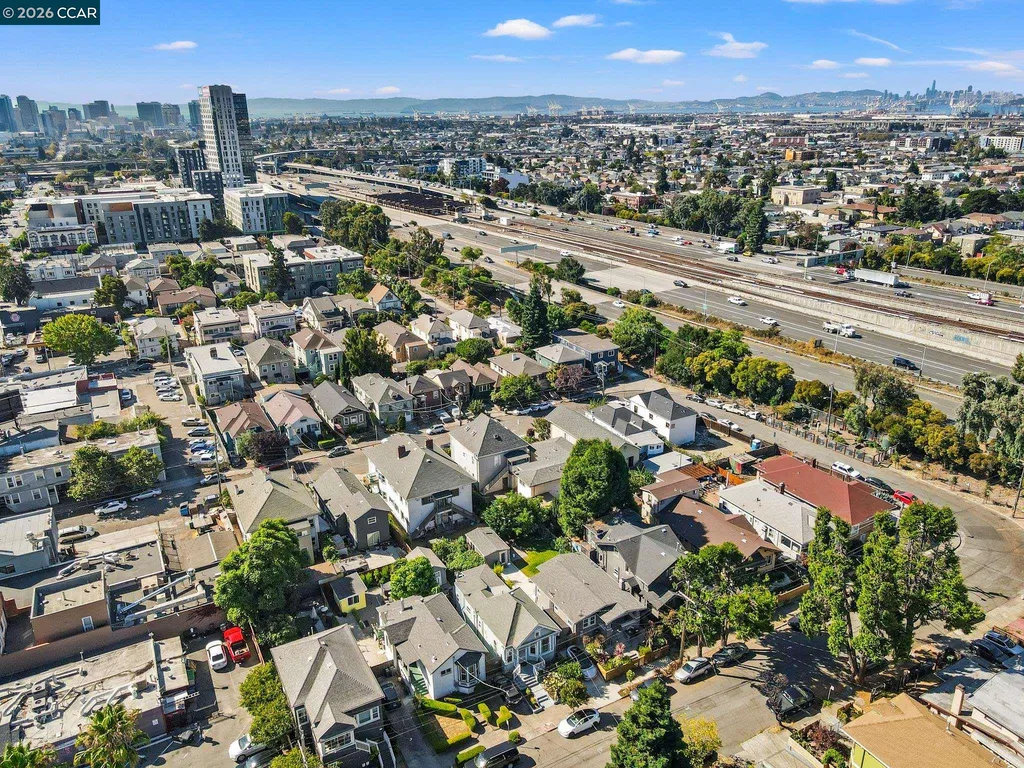 557 43rd Street Oakland CA 94609