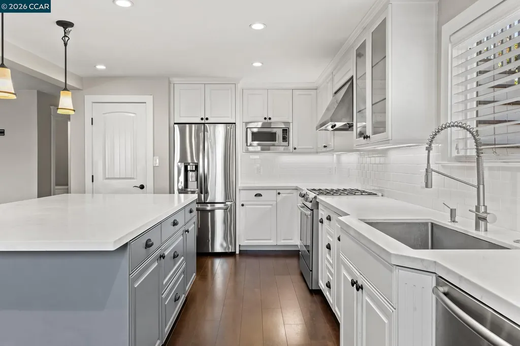 557 43rd Street Oakland CA 94609