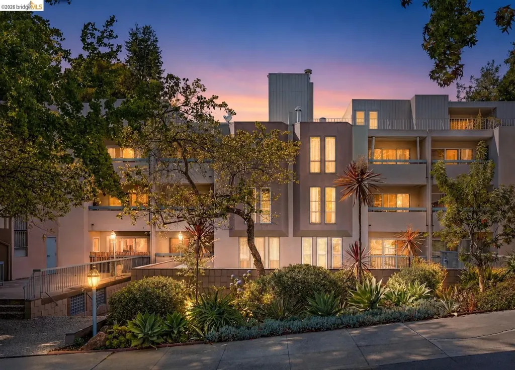 385 Jayne Avenue Oakland CA 94610
